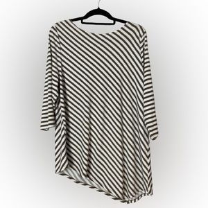 Easywear by Chico’s Somme’s size 3, asymmetrical striped blouse